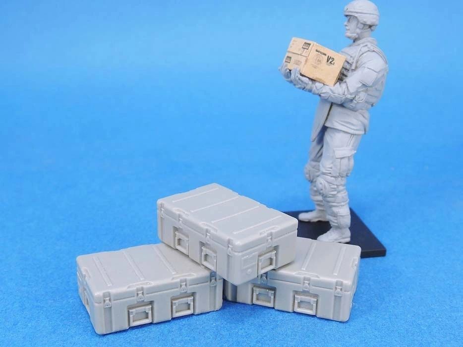 Legend Productions 1/35 Medical Case Type 3 set (8each)